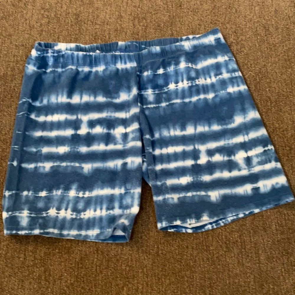 🌻3/$15 Girls 18/20 bike shorts legging shorts blue and white tie dye